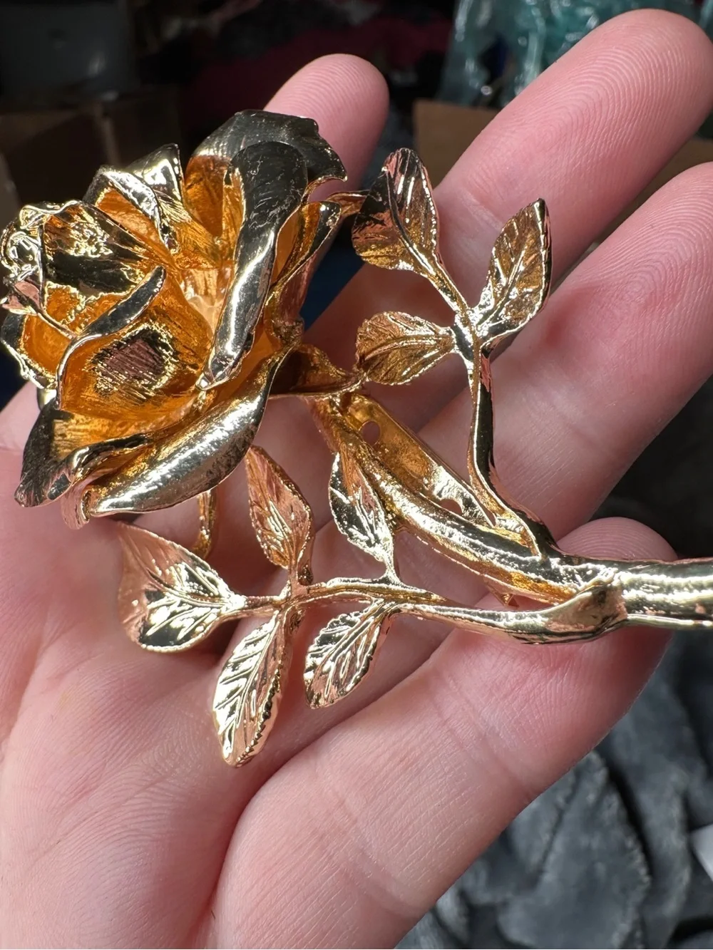 5/$25 😻 Gold Tone Rose Flower Brooch